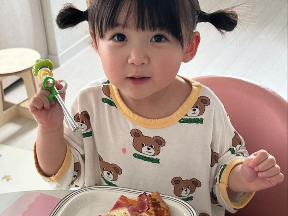 Your Baby’s First Menu: Simple Recipes for Ages 4 to 12 Months