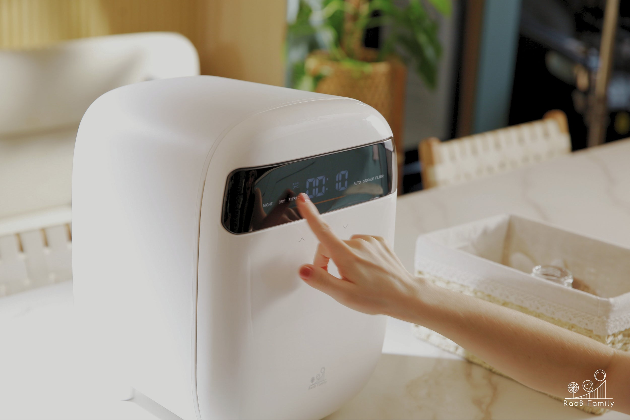 RaaB Family™ 6 in 1 SMART Plasma 16L UV Sterilizer + Dryer with Night and 72H Sterile and Storage Mode