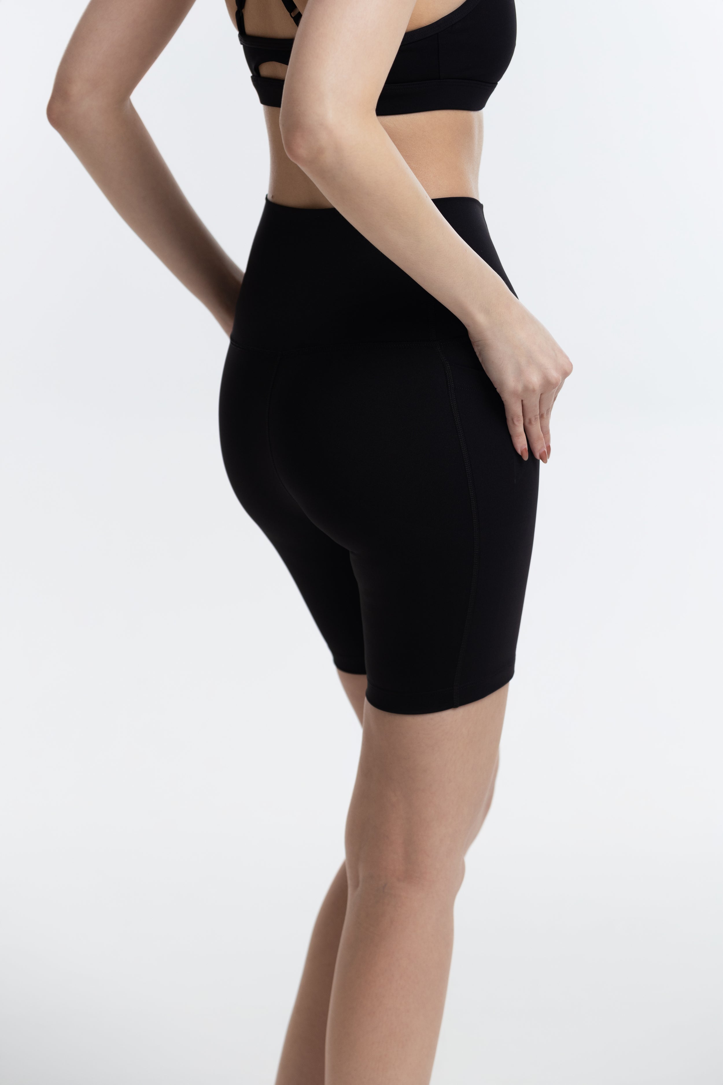 CradleNest Sculpt Seamless Short 6”