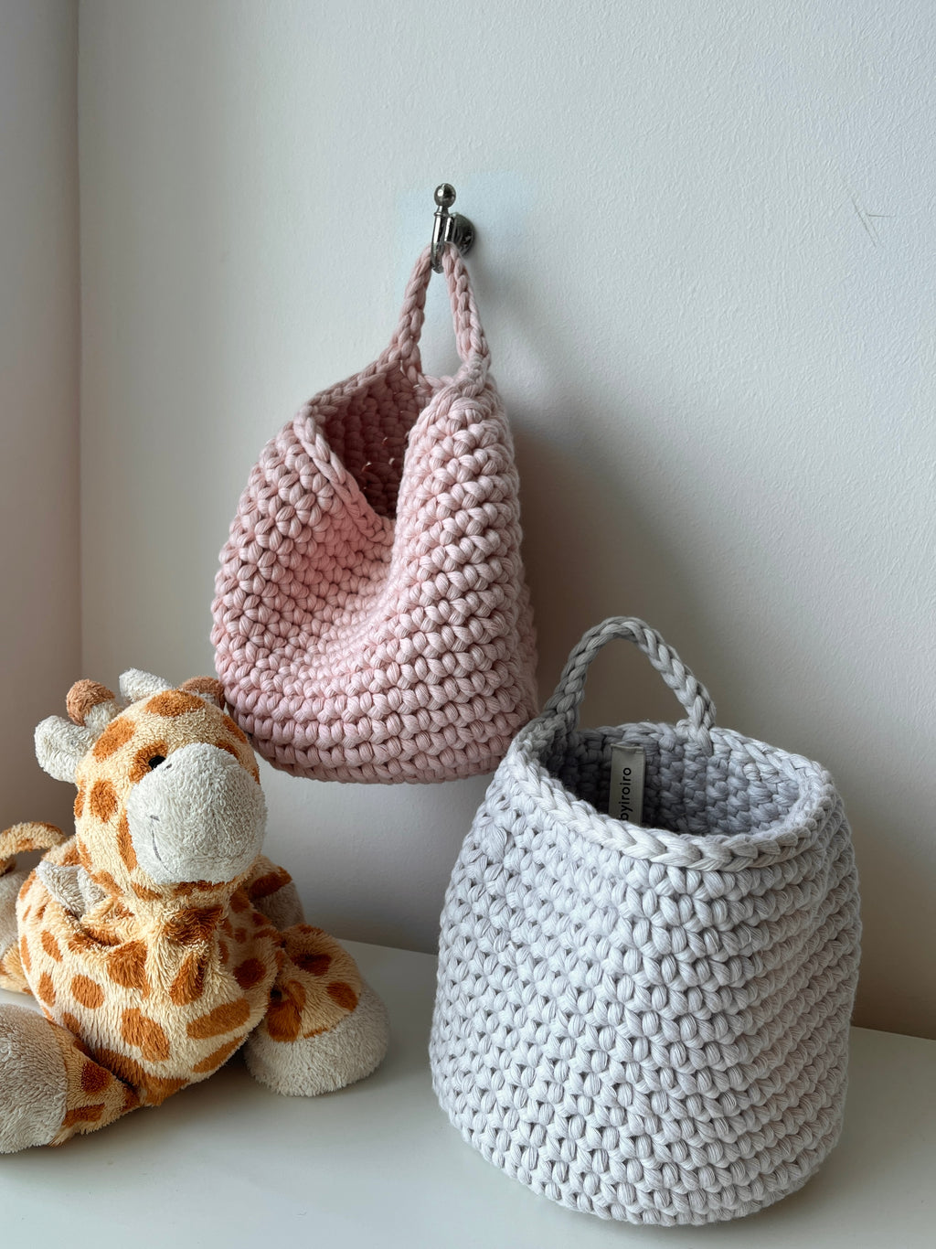 byiroiro Slouchy Hanging Basket